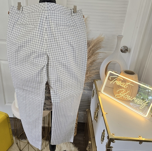 CLASSY BLACK & WHITE GRID PATTERN SLACKS 🖤🤍 - Picture 5 of 11